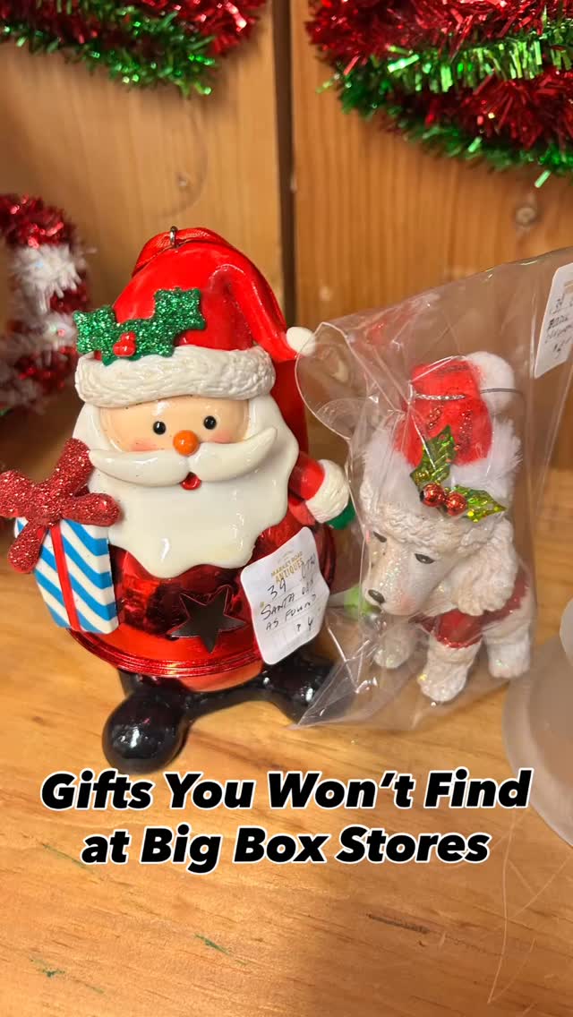 Skip the big box sameness — December is for gifts with stories. Discover one-of-a-kind pieces, vintage décor, and treasures waiting for the right person. Holiday shopping is way more fun when nothing is mass-produced ✨

#stjacobsmarket #vintagevibes #retro #antiquemarket #nostalgia #shoplocalontario #shopsmall