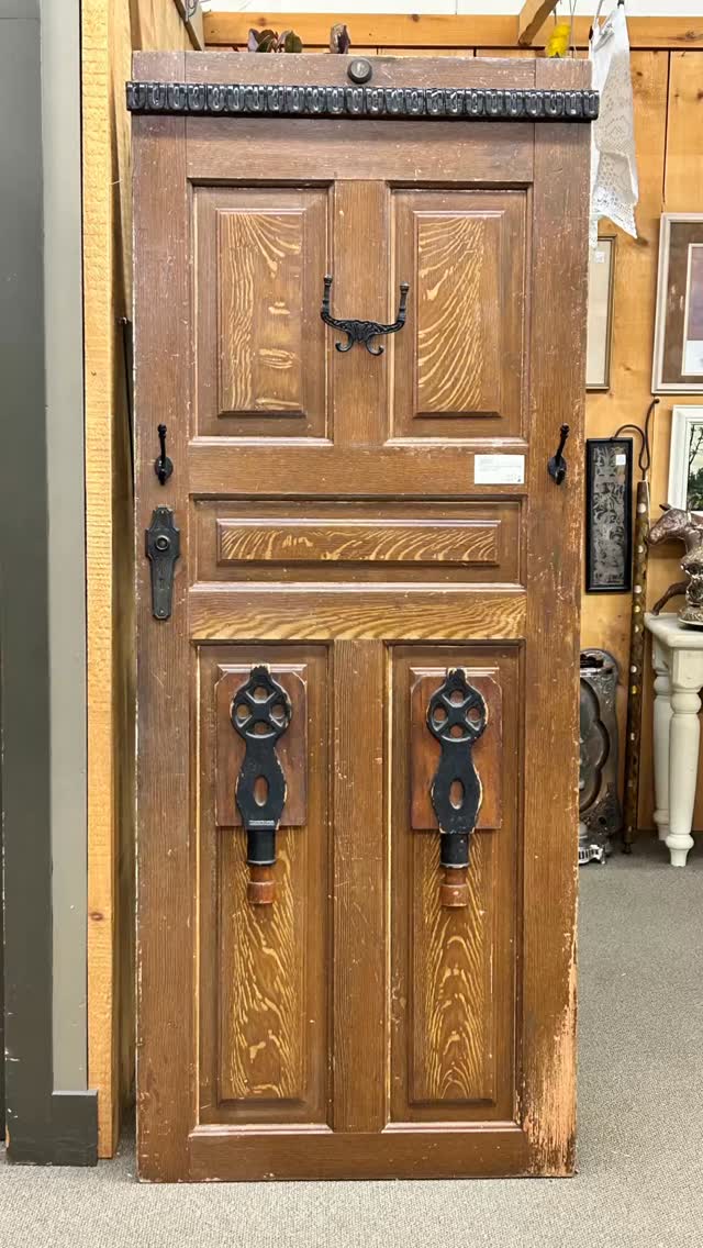 Wood & Natural Materials

After @stjacobsmarket bring some natural warmth home 🍃 Wooden and woven treasures add texture, character, and charm to your January weekend.

#stjacobsmarket #vintagevibes #retro #antiquemarket #shoplocalontario #nostalgia #naturalcharm