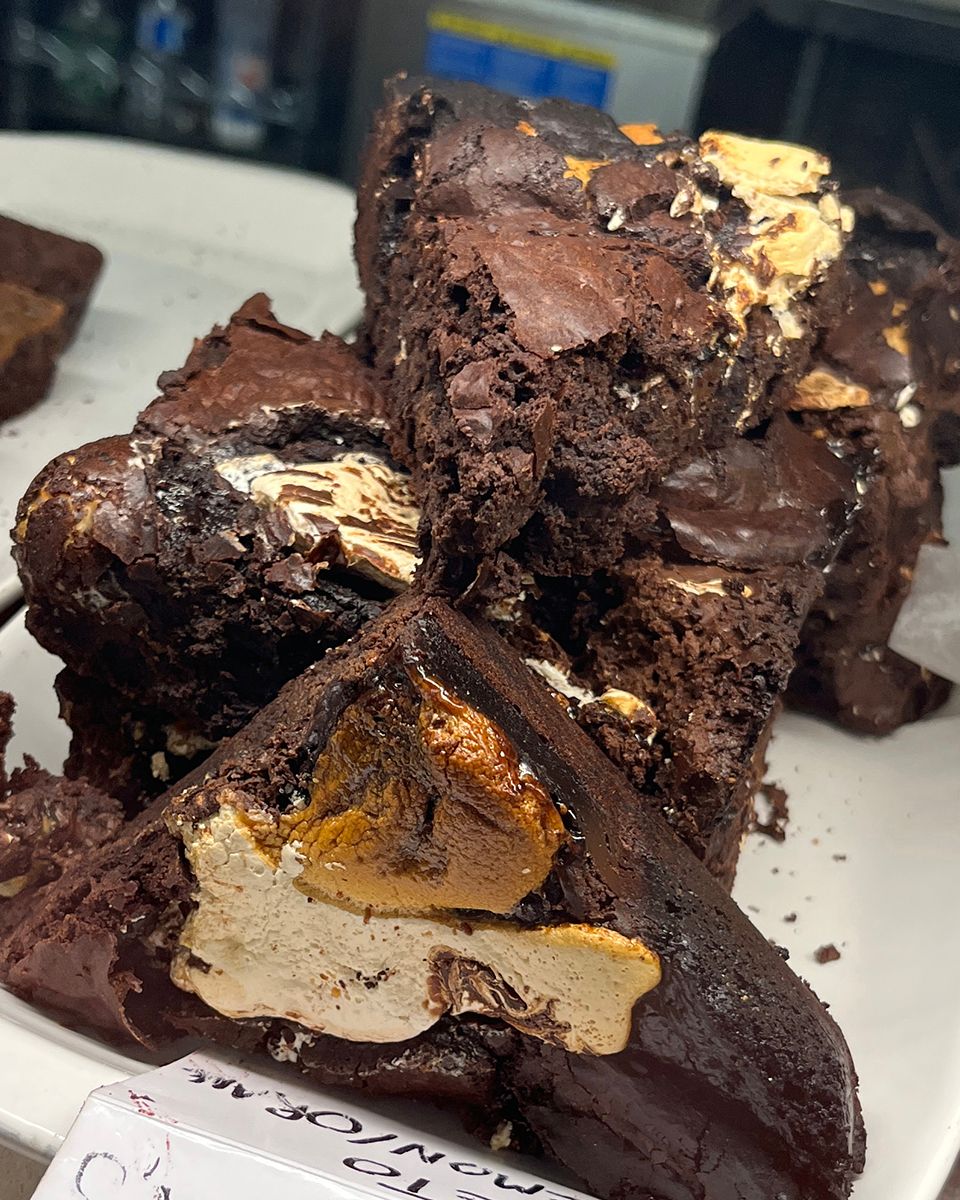 Chocolate Trail is ON and it’s taking over February 🍫🗺️
Consider this your official permission slip to follow the map straight to dessert. From ooey-gooey, melt-in-your-mittens treats to chocolate creations that deserve their own fan club… it’s all waiting.
Scroll through just some of the stops on this delicious journey. Warning: drooling on your phone is a real risk. Proceed accordingly.
📍 St. Jacobs Farmers’ Market
🕘 Open Thursdays & Saturdays, year-round
• Thursdays: 8am–3pm
• Saturdays: 7am–3:30pm