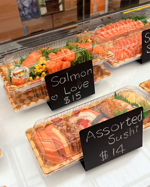 ✨ NEW VENDOR ✨
Welcome to the market, Misao Sushi
Misao Sushi offers premium sushi packs, freshly prepared daily with high- quality ingredients. All available for grab-and-go.
Find them every market day in the Market Tent
Market Hours
Thursday - 8:00am - 3:00pm
Saturday- 7:00am - 3:30pm