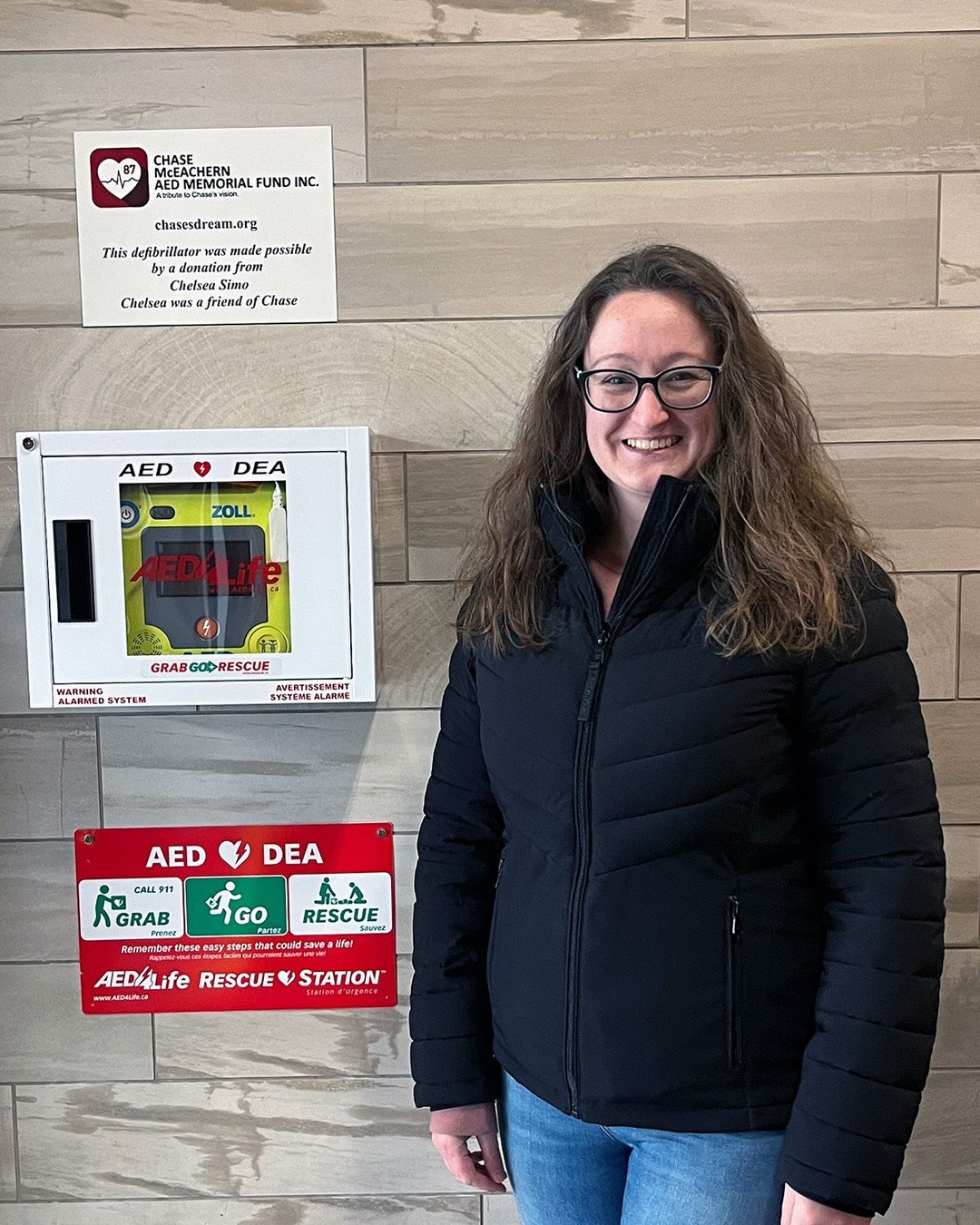 We are incredibly grateful to Chelsea Simo and the Chase McEachern AED Memorial Foundation for their generous donation of a new AED in our Market Building.
The Chase McEachern AED Memorial Foundation was created in memory of Chase McEachern, an 11-year-old from Barrie whose life was tragically lost to sudden cardiac arrest in 2006. Established in his honour, the foundation is dedicated to raising awareness and improving access to lifesaving defibrillators in public spaces, helping to prevent future tragedies and protect communities.
Chelsea, a childhood friend of Chase and the McEachern family, has been dedicated to this mission for 20 years. This marks her third defibrillator donation, made possible through Sun Life’s “You Give, We Give” employee charity program, which matches employee donations to eligible charities. As a frequent Market-goer, Chelsea thoughtfully chose the St. Jacobs Farmers’ Market as the location for its placement.
February is Heart Health Awareness Month — a timely reminder of how important access to lifesaving equipment truly is. To learn more about the Chase McEachern Memorial Foundation and their dedication to reducing deaths from sudden cardiac arrest, visit https://www.chasesdream.org. ❤️